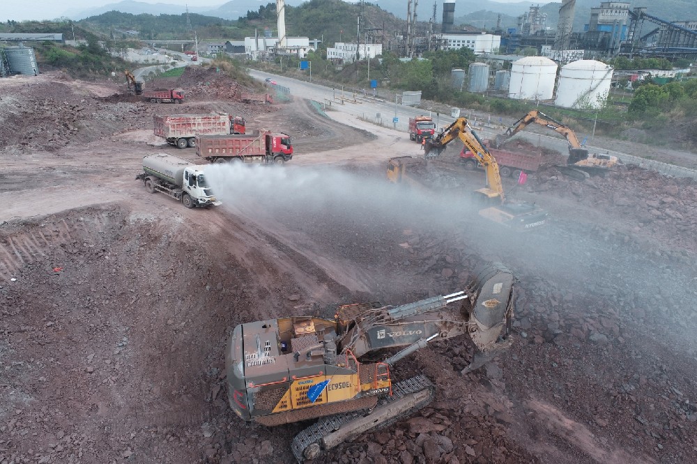 不停工、不斷檔，假期建設(shè)忙！